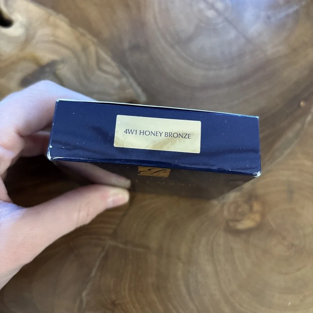Estee Lauder Double Wear Stay In Place Matte Powder Foundation 4W1 HONEY BRONZE